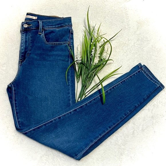Levi’s High Rise Super Skinny Light Wash Jeans - Size 30 - Picture 1 of 10
